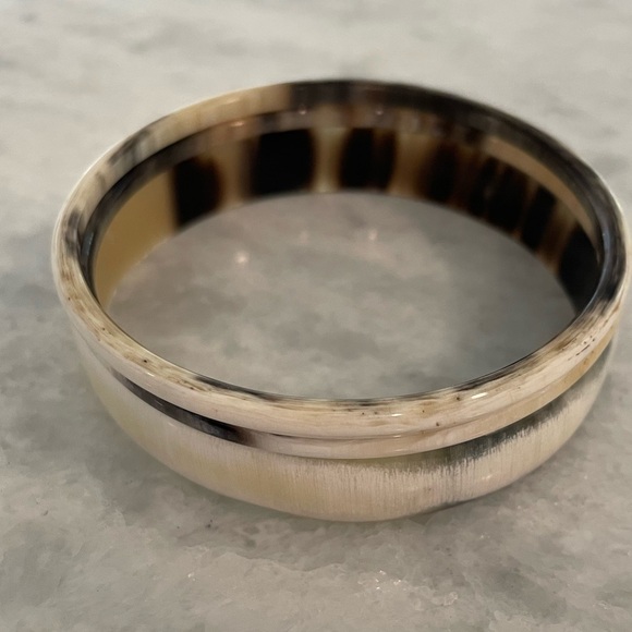 NWOT Set of 3 Natural Horn Bangle Bracelets - Picture 1 of 7